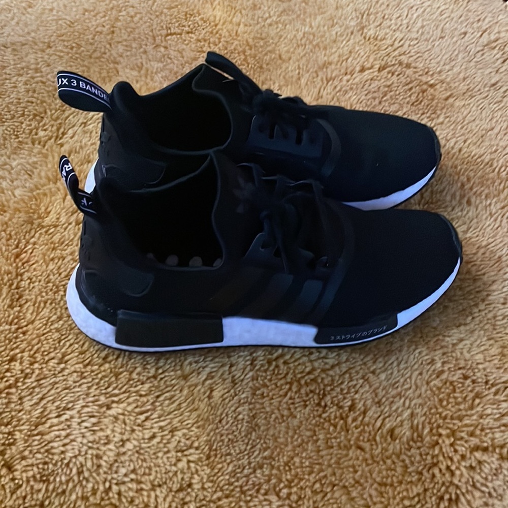 NMD’S R1 - Picture 3 of 4